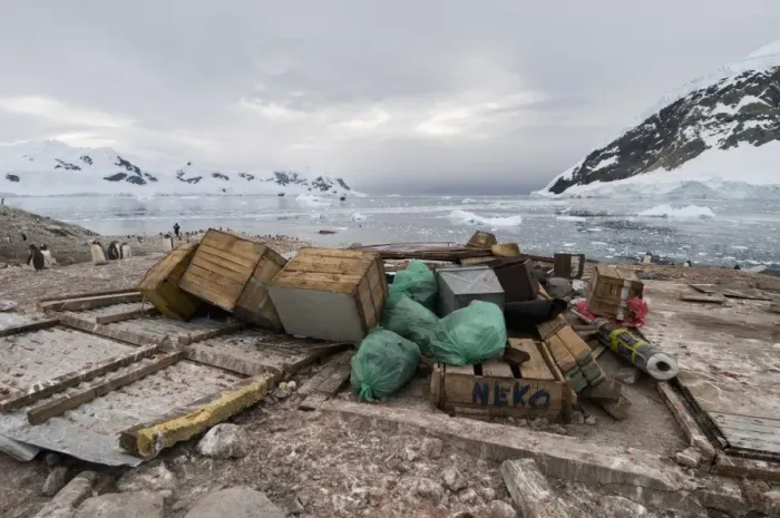 Framed Print : Remains of Argentine hut destroyed by severe wind, Neko Harbour, Antarctic Peninsula