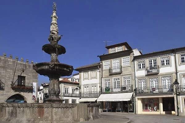 The Renaissance Fountain dating from 1535, on the main square (Praca da Republica)