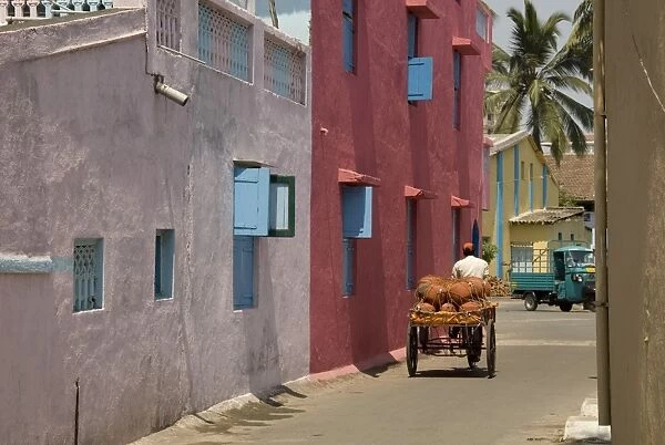 Residential street in the new town of Nani Daman, Daman, Gujarat, India, Asia