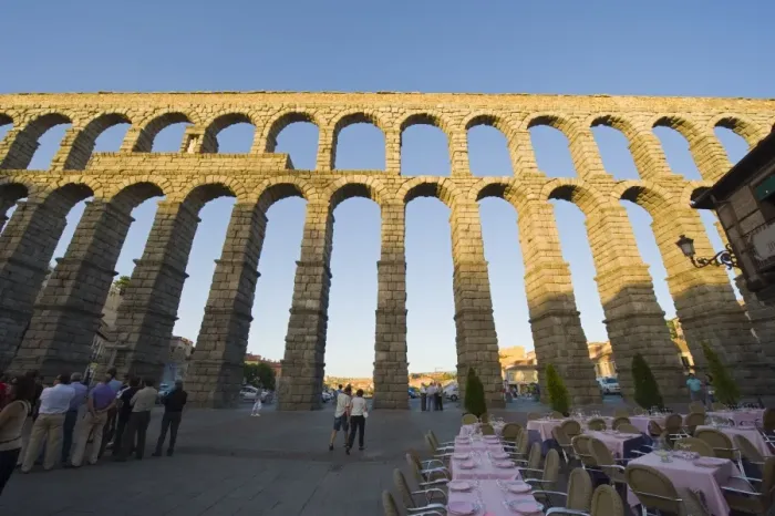 Framed Print : Restaurant under the 1st century Roman aqueduct, UNESCO World Heritage Site Framed Print : Restaurant under the 1st century Roman aqueduct, UNESCO World Heritage Site