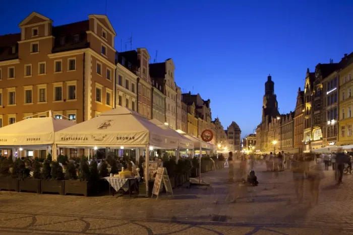 Framed Print : Restaurants, Market Square (Rynek), Old Town, Wroclaw, Silesia, Poland, Europe