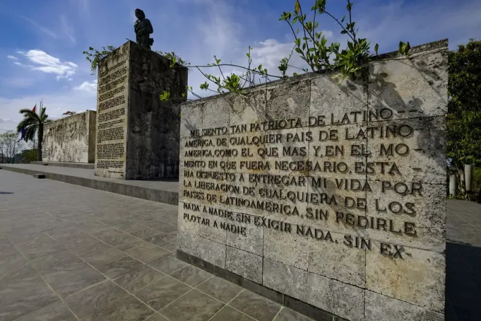 Framed Print : Revolutionary monument to Che Guevara, Santa Clara, Cuba, West Indies, Central America Framed Print : Revolutionary monument to Che Guevara, Santa Clara, Cuba, West Indies, Central America