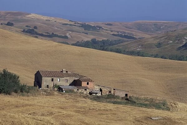 Ridges in hills in Siena province