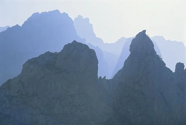 Ridges of jagged limestone peaks over 2000m high in the Valdeon area