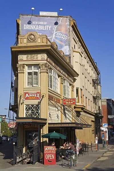 Ringlers Annex Bar in the Pearl District of Portland, Oregon, United States of America