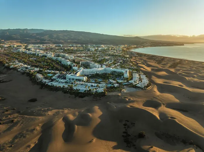 Framed Print : Riu Palace Resort at Maspalomas Sand Dunes, Gran Canaria, Canary Islands, Spain, Atlantic, Europe Framed Print : Riu Palace Resort at Maspalomas Sand Dunes, Gran Canaria, Canary Islands, Spain, Atlantic, Europe