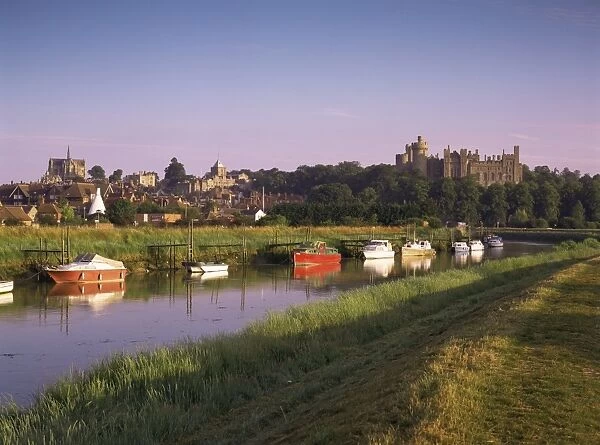 River Arun, town and castle, Arundel, West Sussex, England, United Kingdom, Europe