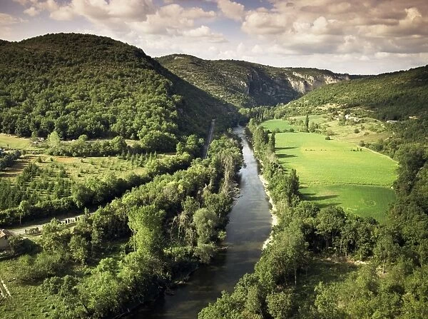 River Aveyron near St. Antonin Noble Val, Midi Pyrenees, France, Europe