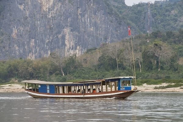 River boat on the Mekong River, Luang Prabang, Laos, Indochina, Southeast Asia, Asia
