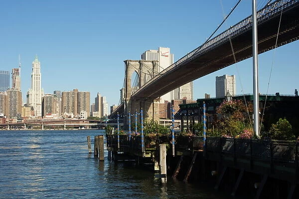The River Cafe and Brooklyn Bridge