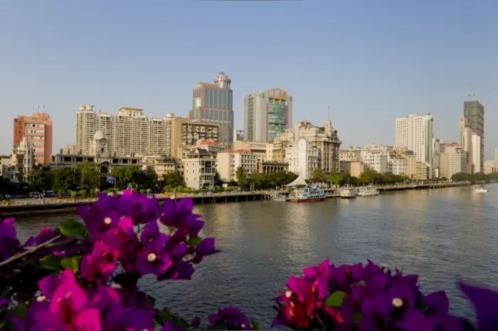 Framed Print : River and city, Guangzhou, Guangdong, China, Asia Framed Print : River and city, Guangzhou, Guangdong, China, Asia
