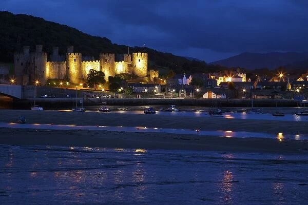 River Conwy estuary and medieval castle, UNESCO World Heritage Site, Gwynedd, North Wales, United Kingdom, Europe
