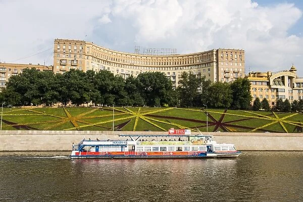 River cruise ship on the Moskva River (Moscow River), Moscow, Russia, Europe