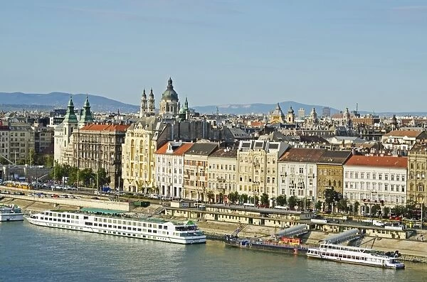 River Danube, Banks of the Danube, UNESCO World Heritage Site, Budapest, Hungary, Europe