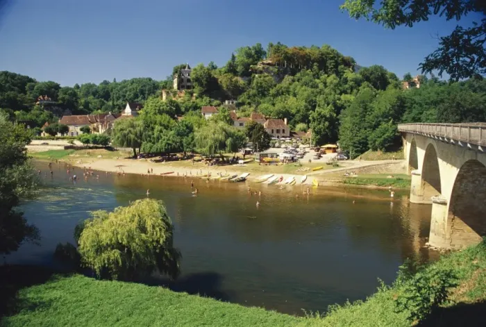 Framed Print : The River Dordogne, Limeuil, Dordogne, Aquitaine, France, Europe Framed Print : The River Dordogne, Limeuil, Dordogne, Aquitaine, France, Europe