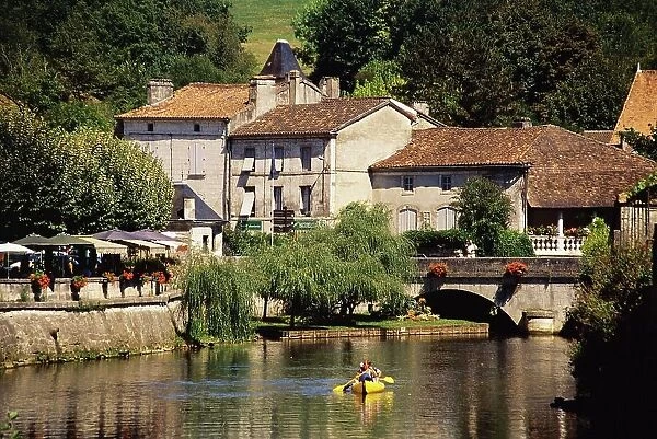 The River Dronne, Brantome, Dordogne, Aquitaine, France, Europe