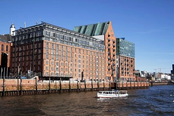 River Elbe and buildings at Grovue Elbstravue, Hamburg, Germany, Europe