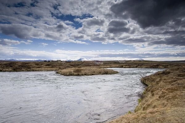River Laxa flowing out of Lake Myvatn, Skutustaoir near Reykjahlid, Iceland