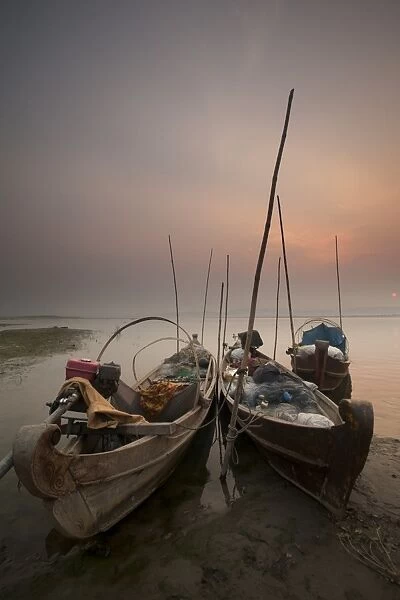 River life, Irrawaddy River, Manadalay, Myanmar (Burma), Asia