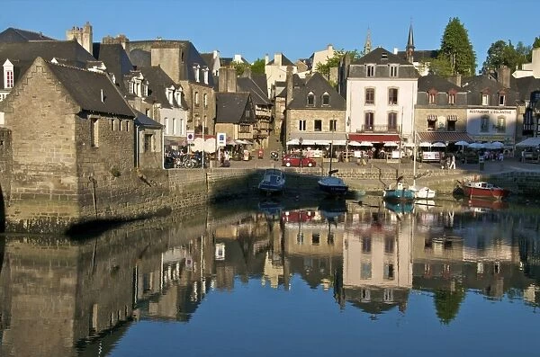 River Loch and harbour, St. Goustan quarter, Auray, Brittany, France, Europe
