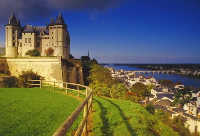 Framed Print : River Loire, Saumur Chateau and Pont Cessart, Saumur, Maine-et-Loire, Loire Valley
