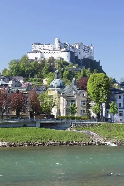 River Salzach with Hohensalzburg Castle and the Old Town, UNESCO World Heritage Site, Salzburg, Salzburger Land, Austria, Europe