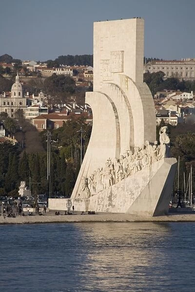 River Tagus and Monument to the Discoveries, Belem, Lisbon, Portugal, Europe