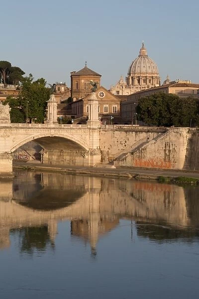 The River Tiber with the dome of St. Peters Basilica, Rome, Lazio, Italy, Europe