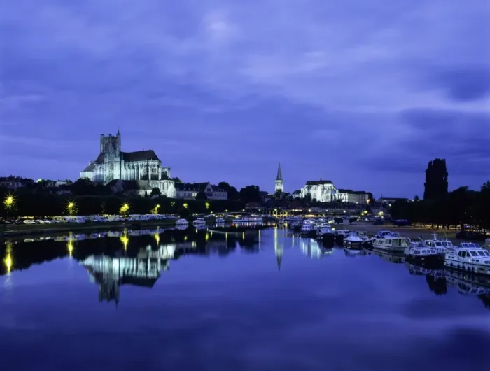 Framed Print : River Yonne and Cathedral (Cathedrale Saint-Etienne d Auxerre) at dusk, Auxerre, Burgundy, France, Europe Framed Print : River Yonne and Cathedral (Cathedrale Saint-Etienne d Auxerre) at dusk, Auxerre, Burgundy, France, Europe