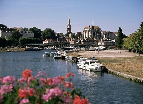 River Yonne, with St. Germain abbey beyond, Auxerre, Yonne, Burgundy, France, Europe