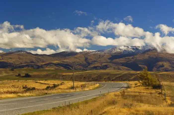 Framed Print : Road and Dunstan Range Framed Print : Road and Dunstan Range