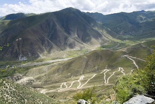 Road to Ganden Monastery, near Lhasa, Tibet, China, Asia