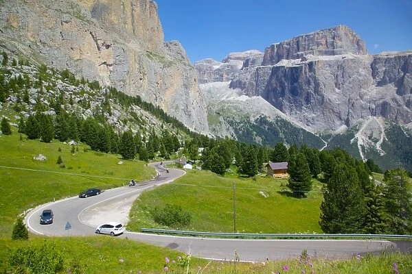 Road, Sella Pass, Trento and Bolzano Provinces, Italian Dolomites, Italy, Europe
