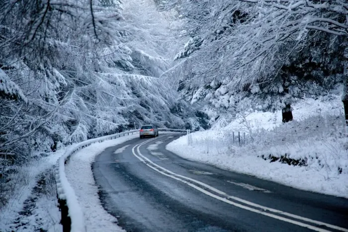 Framed Print : Road in snow, Peak District National Park, Derbyshire, England, United Kingdom, Europe Framed Print : Road in snow, Peak District National Park, Derbyshire, England, United Kingdom, Europe