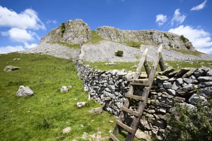 Framed Print : Robin Proctors Scar in Crummack Dale, Yorkshire Dales, Yorkshire, England, United Kingdom, Europe