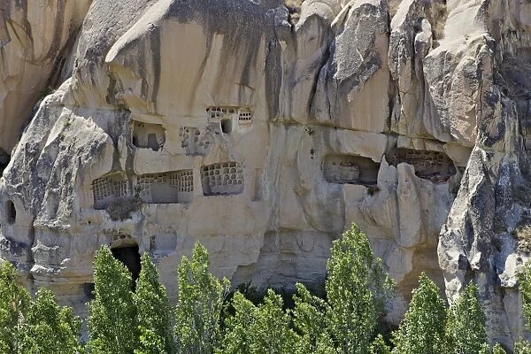 Rock houses, houses carved into the rocks, Goreme, Cappadocia, Anatolia, Turkey, Asia Minor, Eurasia