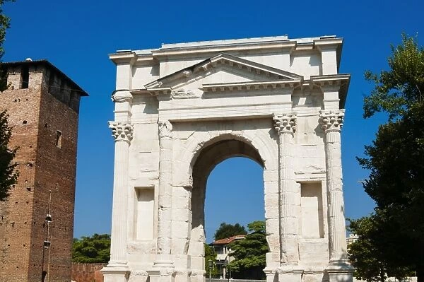 Roman Arco dei Gavi, Verona, UNESCO World Heritage Site, Veneto, Italy, Europe