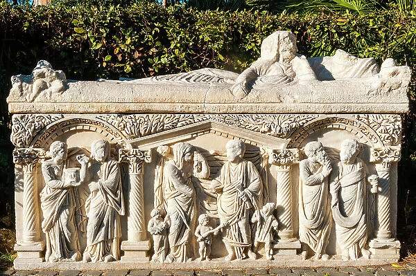 Roman sarcophagus, Ostia Antica archaeological site, Ostia, Rome province, Latium (Lazio), Italy, Europe