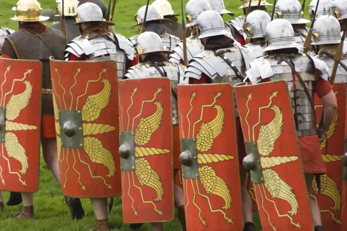 Framed Print : Roman soldiers of the Ermine Street Guard on the march, armour and shield detail