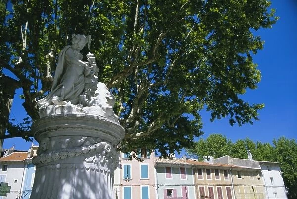Roman statue, Old Town, Orange, Vaucluse, Provence, France, Europe
