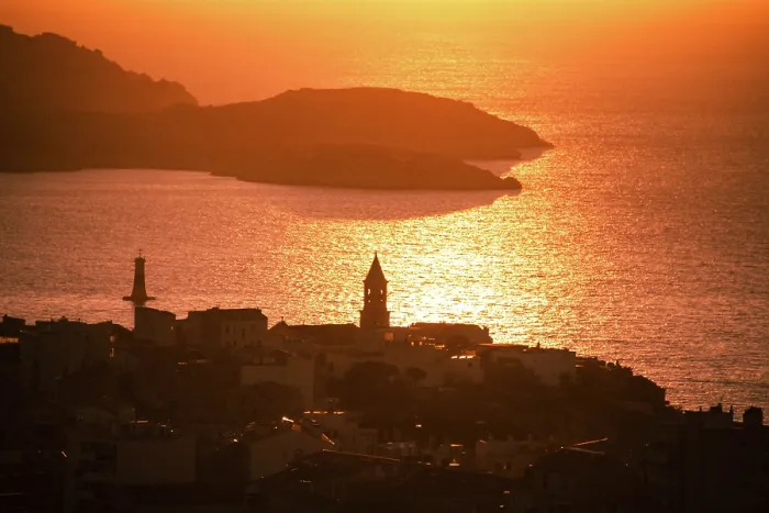 Framed Print : Romantic sunset over the coast of Maraeille, France Framed Print : Romantic sunset over the coast of Maraeille, France