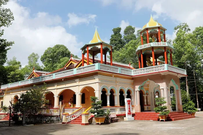 Framed Print : Rong Thanh Buddhist Temple, Tan Chau, Vietnam, Indochina, Southeast Asia, Asia Framed Print : Rong Thanh Buddhist Temple, Tan Chau, Vietnam, Indochina, Southeast Asia, Asia