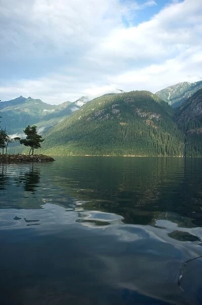 Ross Lake in the North Cascades National Park, Washington State, United States of America, North America