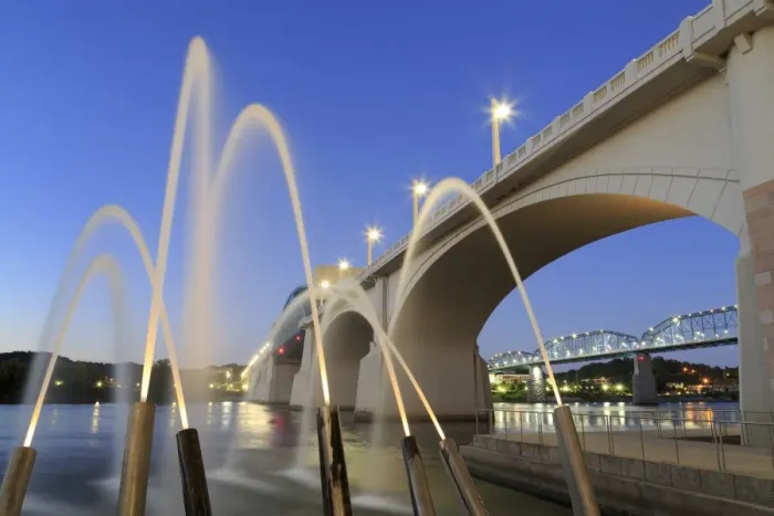 Framed Print : Rosss Landing Fountain and Market Street Bridge, Chattanooga, Tennessee, United States of America, North America Framed Print : Rosss Landing Fountain and Market Street Bridge, Chattanooga, Tennessee, United States of America, North America