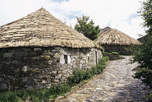 Rounded thatched pallozas of Celtic origin