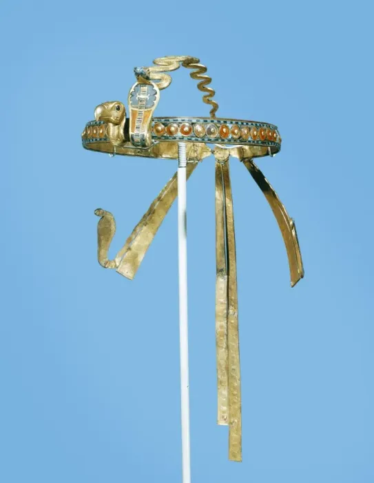 Framed Print : Royal diadem found on the kings mummy, with the vulture of the South Framed Print : Royal diadem found on the kings mummy, with the vulture of the South