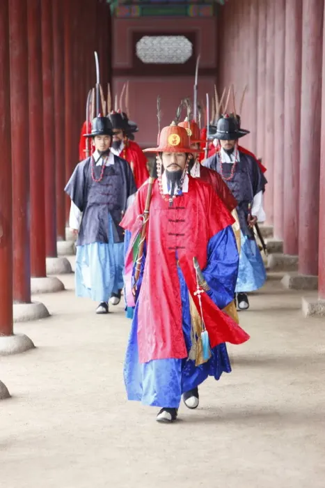 Framed Print : Royal guards changing ceremony, Changdeokgung Palace, Seoul, South Korea, Asia Framed Print : Royal guards changing ceremony, Changdeokgung Palace, Seoul, South Korea, Asia