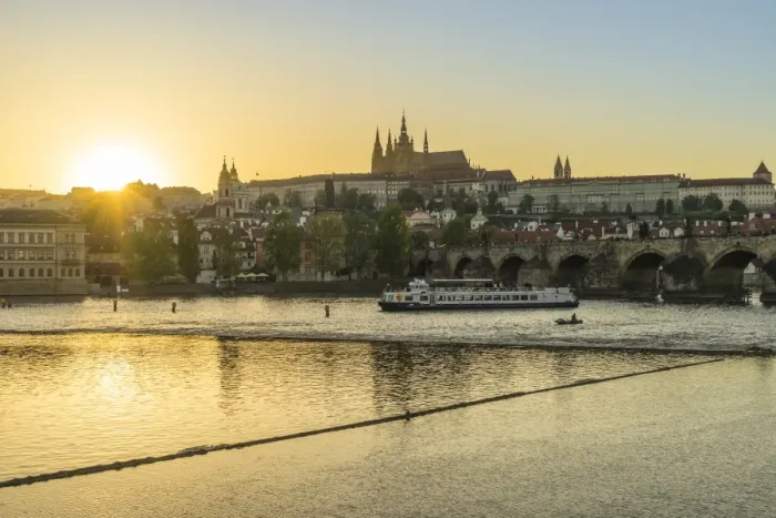 Framed Print : Royal Palace and St. Vituss Cathedral at sunset, Prague, Czech Republic, Europe Framed Print : Royal Palace and St. Vituss Cathedral at sunset, Prague, Czech Republic, Europe
