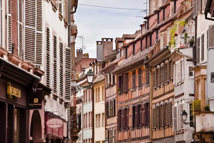 Framed Print : Rue des Juifs in Strasbourg, Bas-Rhin, Alsace, France, Europe Framed Print : Rue des Juifs in Strasbourg, Bas-Rhin, Alsace, France, Europe