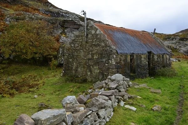 Ruined croft, Ardmair, Ullapool, Highlands, Scotland, United Kingdom, Europe